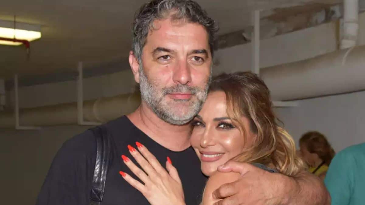 “Καρδιοχτυπά” ο Βασίλης Μπισμπίκης: «Είμαι ευτυχισμένος, παίρνω πολλή…» – Η εξομολόγηση για την Δέσποινα Βανδή (Video)