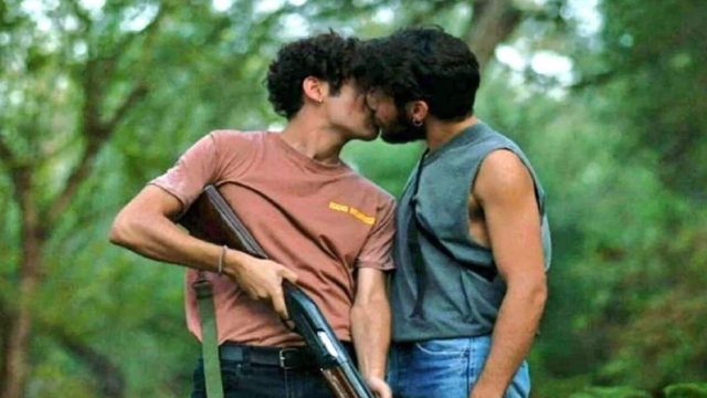 Maestro: Σπύρος και Αντώνης δίνουν το πρώτο τους φιλί και το Twitter αποθεώνει! «Δεν θέλω να μου σοκαριστούν οι Ελληνάρες!»