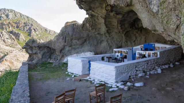 4+1 παράξενες εκκλησίες της Ελλάδας που ξεφεύγουν από το συνηθισμένο