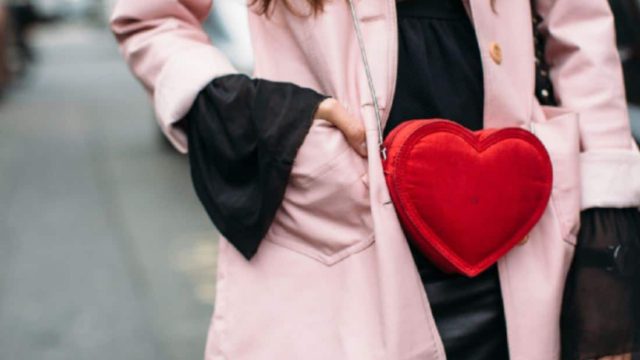Τα 3 γυναικεία ζώδια που οι άντρες ερωτεύονται με την πρώτη ματιά