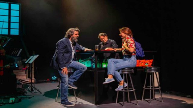 Θριαμβευτική πρεμιέρα για τον Γιάννη Κότσιρα στο θέατρο Ακροπόλ