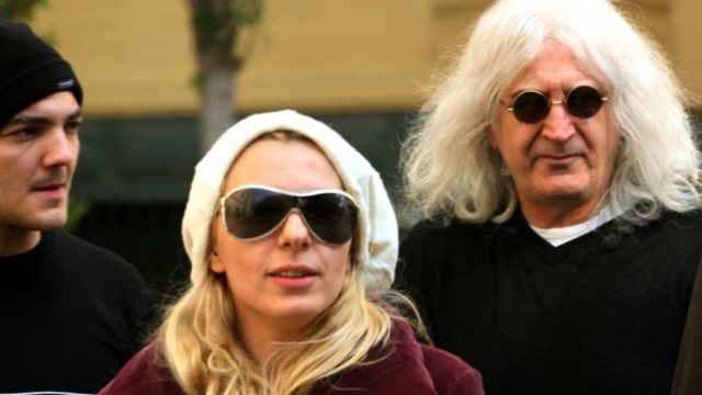 «Πόλεμος» ανάμεσα σε Νίκο Καρβέλα και Αννίτα Πάνια μετά το διαζύγιο – Το «αγκάθι» με τα περιουσιακά