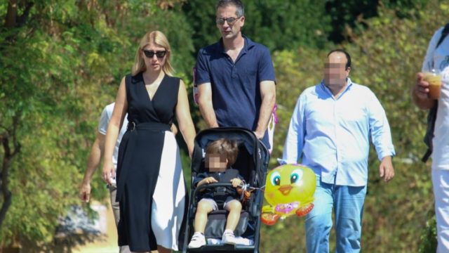 «Όταν μεγαλώσει ο γιος μας…»: Αποκαλυπτικός ο Κώστας Μπακογιάννης για το γάμο του με τη Σία Κοσιώνη