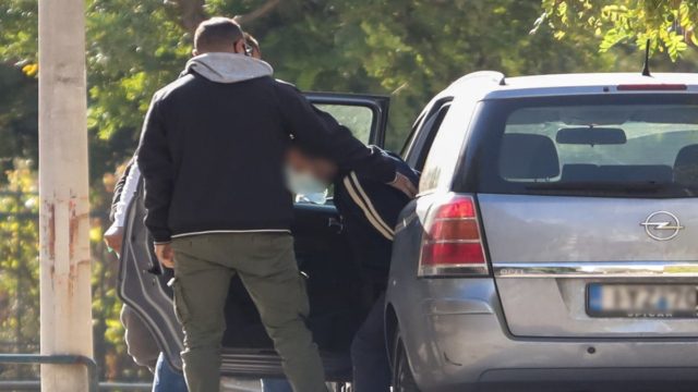 Βιασμός 12χρονης στον Κολωνό: Στα δικαστήρια ο 43χρονος ηλεκτρολόγος από την Κόρινθο – Αυτά είναι τα πρόσωπα των 4 συλληφθέντων (photos&video)