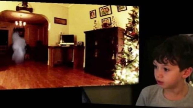 Μικρό παιδί τοποθετεί κρυφή κάμερα στο δωμάτιο του και δεν μπορεί να πιστέψει στα μάτια του όταν βλέπει πως το βράδυ… (video)