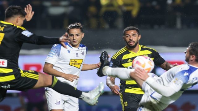 Super league / Άρης – Λαμία 5-0: Επιστροφή στις νίκες για τους «κιτρινόμαυρους» με μοναδική παράσταση του Πάλμα