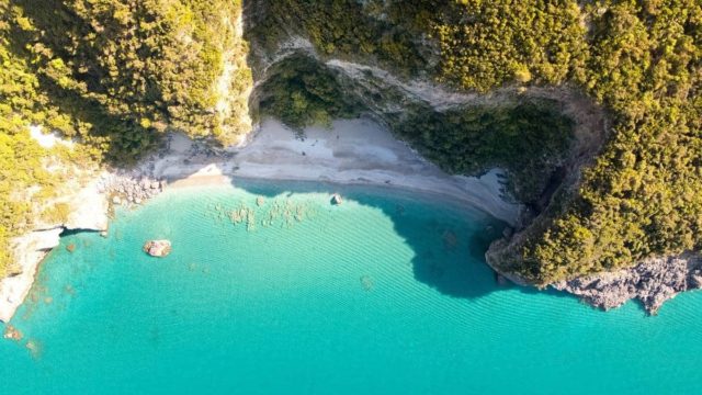 Η παραλία Χιλιαδού υποψήφια για το βραβείο Καλύτερης Ευρωπαϊκής Κινηματογραφικής Τοποθεσίας 2022