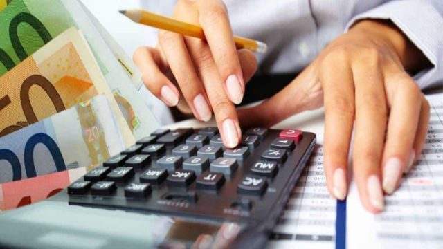 «Θηλιά στο λαιμό» των καταναλωτών οι αυξήσεις σε επιτόκια και δόσεις δανείων