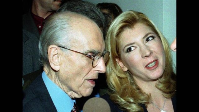 «Αμοκ» για τη Δήμητρα Λιάνη πλάι στον Ανδρέα Παπανδρέου: «Εγώ είχα πέσει κάτω, κρατούσα μια εικόνα του Χριστού…»