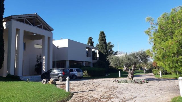 Κιβωτός του Κόσμου – Δομή Καλαμάτας:  Χειροπέδες στην υπεύθυνη για οπλοκατοχή