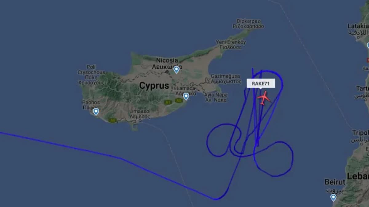 Το απόλυτο τρολάρισμα: Αμερικανό τζετ ζωγράφισε ανδρικό μόριο κοντά σε ρωσική βάση!