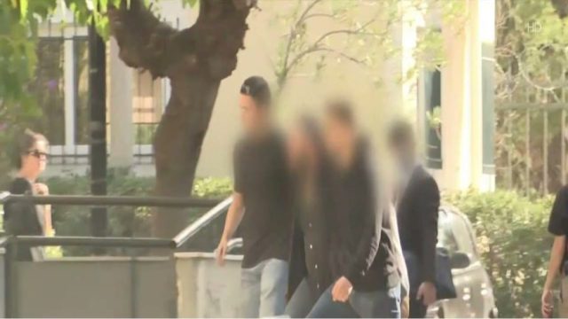 Έγκλημα στη Μάνδρα: «Εκπυρσοκρότησε το όπλο» υποστηρίζει ο δικηγόρος του 14χρονου – Τι ποινές αντιμετωπίζει & τα αποτελέσματα της ιατροδικαστικής εξέτασης