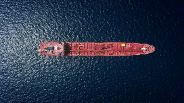Η ομηρία έλαβε τέλος: Επιστρέφουν τα ελληνόκτητα πλοία από το Ιράν – 5 μήνες κράτησε η αιχμαλωσία