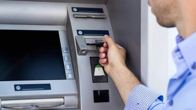 Τέλος τα ΑΤΜ όπως τα ξέρατε: Σάλος με τις αποφάσεις των τραπεζών