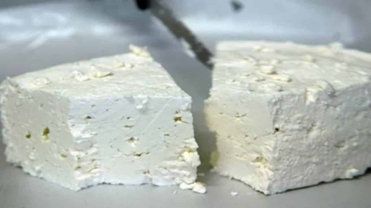 Πανέξυπνο τρικ για να μη δείτε ποτέ ξανά μούχλα στη φέτα μέσα στο ψυγείο σας!