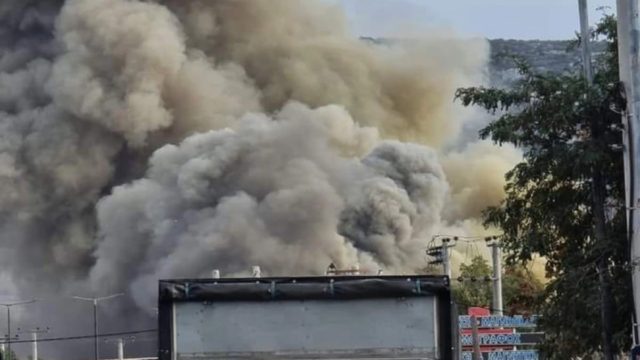 Ισχυρή φωτιά στον Ασπρόπυργο:  Μήνυμα του 112 στους κατοίκους της δυτικής Αττικής – Στο σημείο δυνάμεις της Πυροσβεστικής (photo)