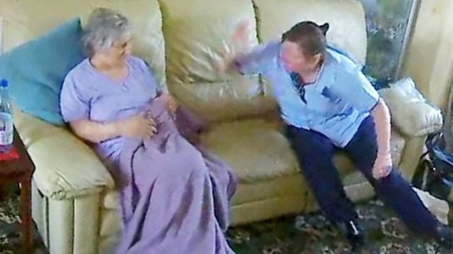 Η τύχη δεν ήταν με το μέρος της: Νοσοκόμα «πιάστηκε» από κρυφή κάμερα να χτυπάει γιαγιά – Δε φαντάζεστε τι της έκανε (Video)