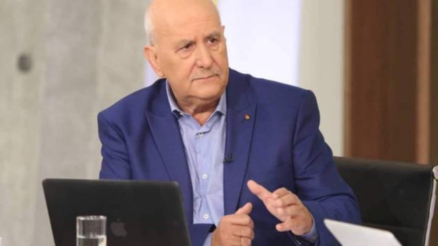 Το πρόδωσε ο Γιώργος Παπαδάκης: «Προσπάθησα να μη φανεί ότι ήμουν ερωτευμένος μαζί της…» – Το επίμαχο σχόλιο για τους 3 γιους του