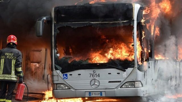 Ιερουσαλήμ: Επεισόδια με δύο εκρήξεις δίπλα απο λεωφορείο – Πάνω από 20 τραυματίες