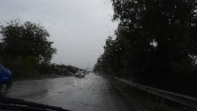 Σε επιφυλακή για την κακοκαιρία «Άριελ»: Οι περιοχές της Ελλάδας που κινδυνεύουν – Σε συναγερμό η Αττική