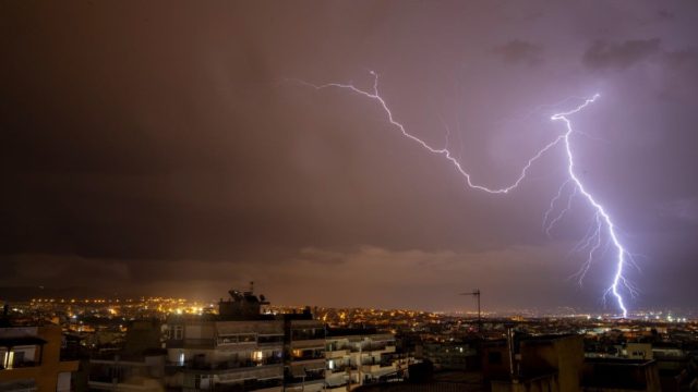 Κακοκαιρία «EVA»: Νέο εκτακτο δελτίο επικίνδυνων καιρικών φαινομένων από την ΕΜΥ –  Σε ποιες περιοχές θα «ανοίξουν» οι ουρανοί