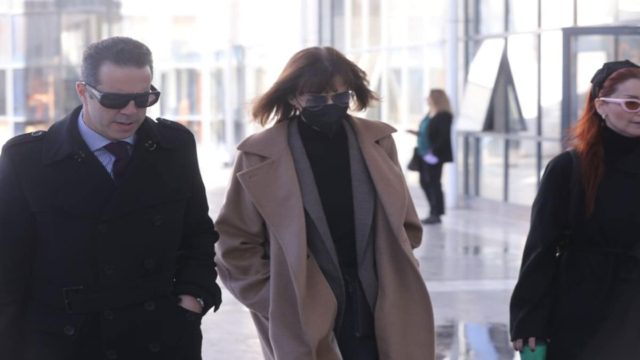 Δίκη Πέτρου Φιλιππίδη: Παρόυσες στο δικαστήριο Κάτια Δανδουλάκη και Λένα Δροσάκη (photo)