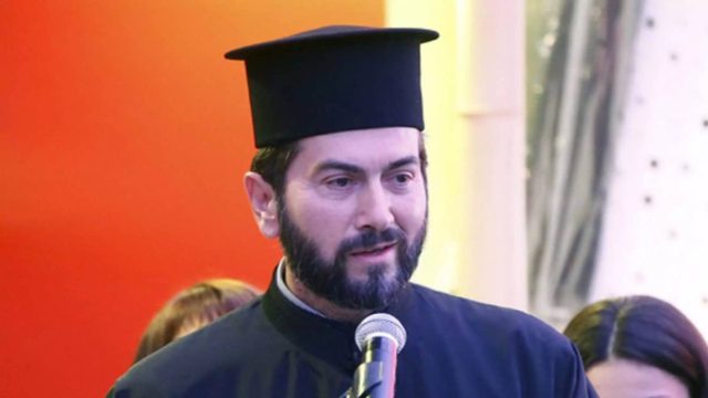 Κιβωτός του Κόσμου: «Θα τα πάρεις όλα πίσω αλλιώς…» – Τρομακτικές απειλές στον 19χρονο μετά τις αποκαλύψεις του για τον πατέρα Αντώνιο