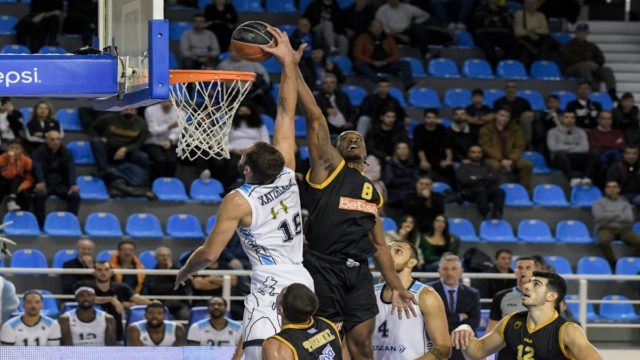 Basket League: Σταρκς και επιθετικά ριμπάουντ του Κολοσσού τιμώρησαν την ΑΕΚ (video)