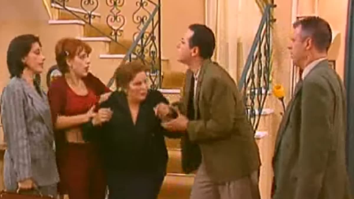 Εδώ και 24 χρόνια δεν το είχε πάρει κανείς χαμπάρι: Το φοβερό σκηνοθετικό λάθος στην πρεμιέρα του «Κωνσταντίνου και Ελένης»