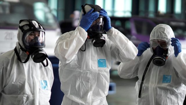 Κορωνοϊός: Συναγερμός για νέο πανδημικό κύμα – Πρόβλεψη για 25.000 κρούσματα σε μια μέρα