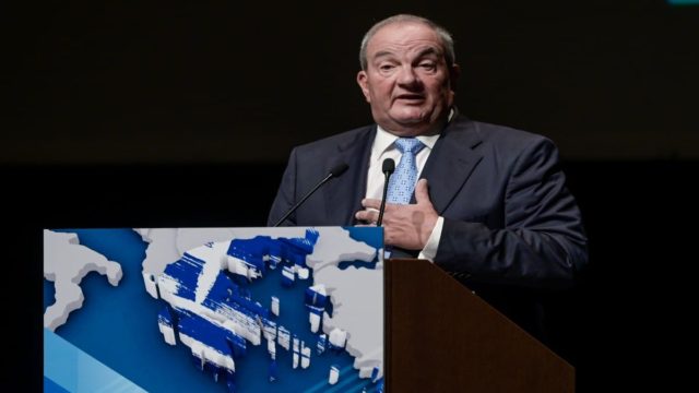 «Κεραυνός εν αιθρία» από τον Κώστα Καραμανλή: «Εμένα τουλάχιστον με παρακολουθούσαν σοβαρές υπηρεσίες…» (video)