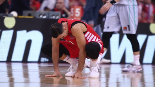 Euroleague: Έβαλε τα χέρια του και έβγαλε τα μάτια του στο φινάλε ο Ολυμπιακός – Μεγάλο «διπλό» της Βαλένθια στο ΣΕΦ (photos)