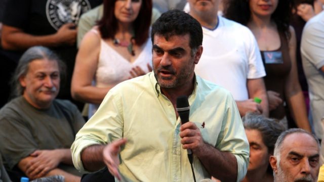 Ούτε 50, ούτε 55: Αυτή είναι η πραγματική ηλικία του Κώστα Βαξεβάνη