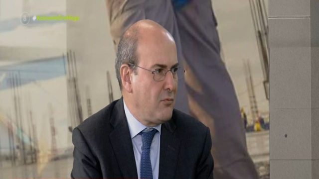Κωστής Χατζηδάκης: «Τριπλή ενίσχυση των χαμηλοσυνταξιούχων και με αύξηση 7,5% από τον Φεβρουάριο του 2023» – Τι είπε για τις εκκρεμείς, κύριες και επικουρικές συντάξεις