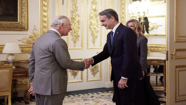 Στο Κάστρο του Windsor ο Κυριάκος Μητσοτάκης: Σε θερμό κλίμα η συνάντησή του με τον Βασιλιά Κάρολο Γ’ – Τι συζητήθηκε (video)