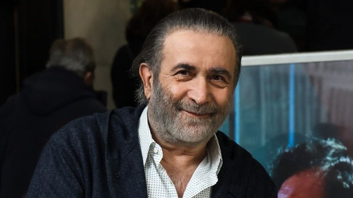 Την κοιτάει και «λιώνει»: Αυτή είναι η άγνωστη κόρη του Λάκη Λαζόπουλου, Μαριέλλη (photos)