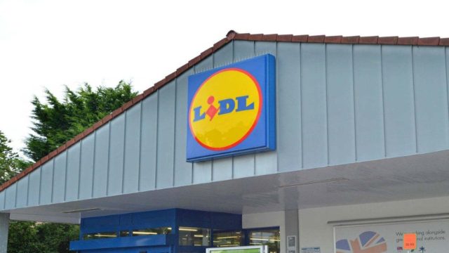 «Μοιράζουν» χαμόγελα τα Lidl – Τινάζουν την μπάνκα ενόψει γιορτών!