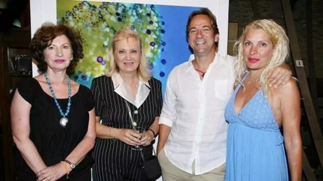 Σούσουρο με την Ελένη Μενεγάκη: Αντιδράσεις από την παρουσιάστρια στις φωτογραφίες της Λιλίκας Παντζοπούλου