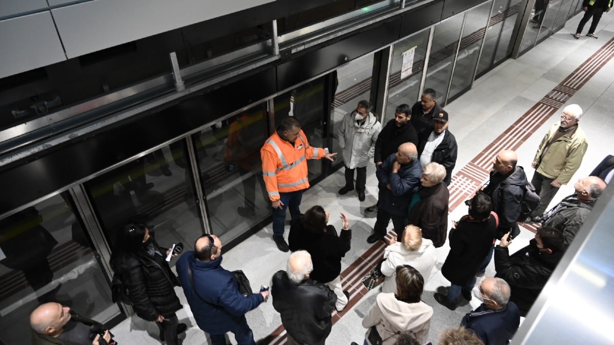 Όλο και πιο κοντά στο όνειρο του Μετρό η Θεσσαλονίκη: Κοσμοσυρροή στο σταθμό Παπάφη – Πότε παραδίδεται στο κοινό το έργο
