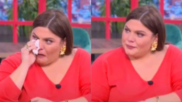Πλάνταξε στο κλάμα ντυμένη στα κόκκινα η Δανάη Μπάρκα – «Δεν είμαι κατάλληλη να…»