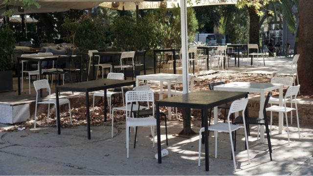 Νέα Σμύρνη: Οργή για την καφετέρια που διώχνει ηλικιωμένους λόγω «πολιτικής καταστήματος» – Πάνω από 1.000 σχόλια