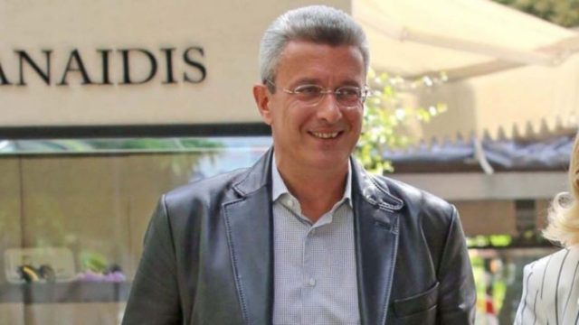 Πισίνα, υπαίθρια τραπεζαρία και πέντε υπνοδωμάτια: Αυτό ήταν το σπίτι του Νίκου Χατζηνικολάου πριν μετακομίσει (photos)