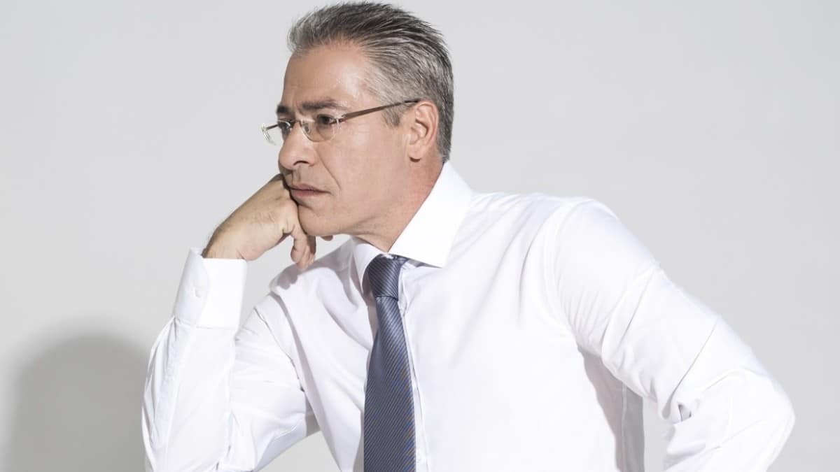 «Ο Νίκος Μάνεσης δεν μου μιλάει»: Νέοι μπελάδες για τον γνωστό δημοσιογράφο
