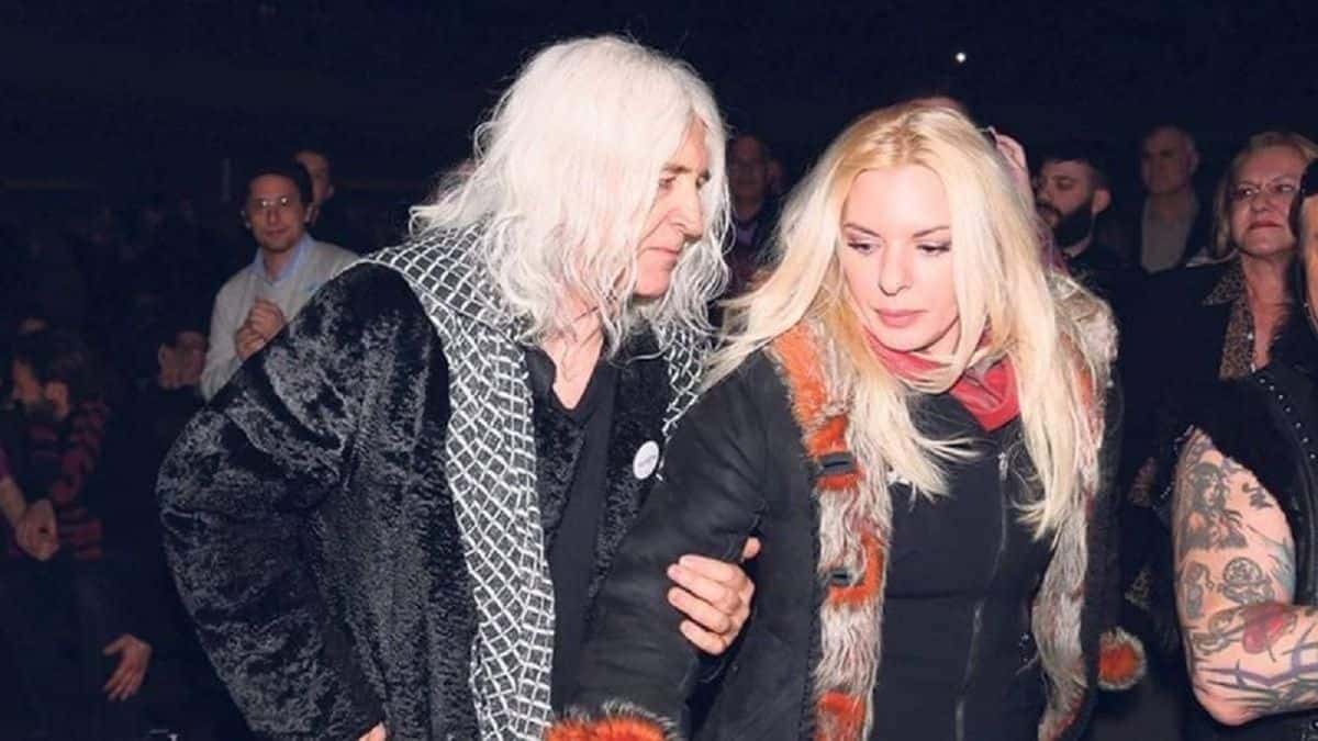 «Χώρισα με τον Καρβέλα αλλά…»: Ανατροπή μεγατόνων για το διαζύγιο από την Αννίτα Πάνια