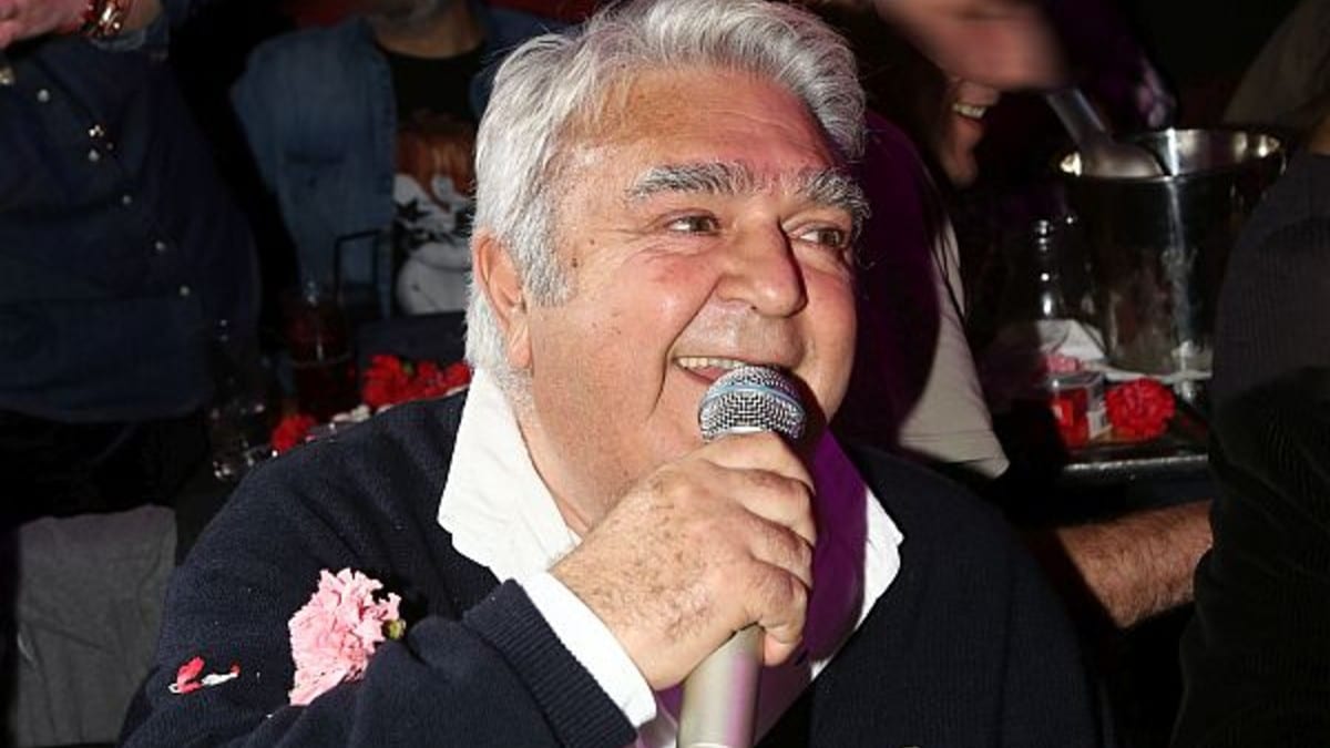 Ξανάνιωσε μετά το θάνατο της πρώτης του γυναίκας: Αυτή είναι η σύζυγος του Πασχάλη Τερζή (photo)
