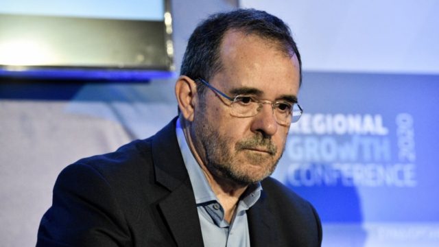 Στέκεται εδώ και χρόνια στο πλευρό του: Αυτή είναι η άγνωστη σύζυγος του Παύλου Τσίμα (photo)