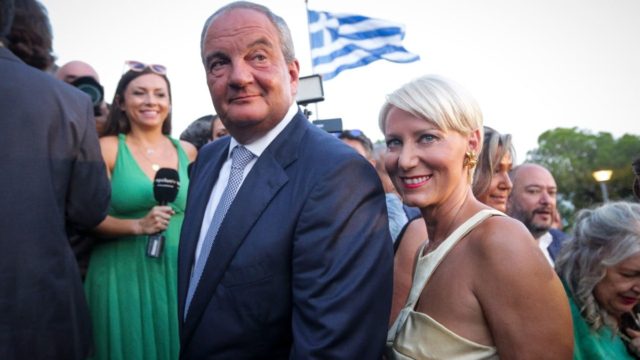 Κώστας Καραμανλής: Το άγνωστο παρασκήνιο της γνωριμίας του με τη Νατάσα Παζαΐτη – Ο πρώτος διάλογος και ο γάμος