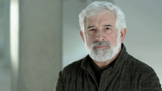 “Μαρτύριο” για τον Πέτρο Φιλιππίδη: “Ψάχνει μικρότερο σπίτι! Είναι σε δεινή οικονομική κατάσταση… Δεν κάνει πια όνειρα” (Video)