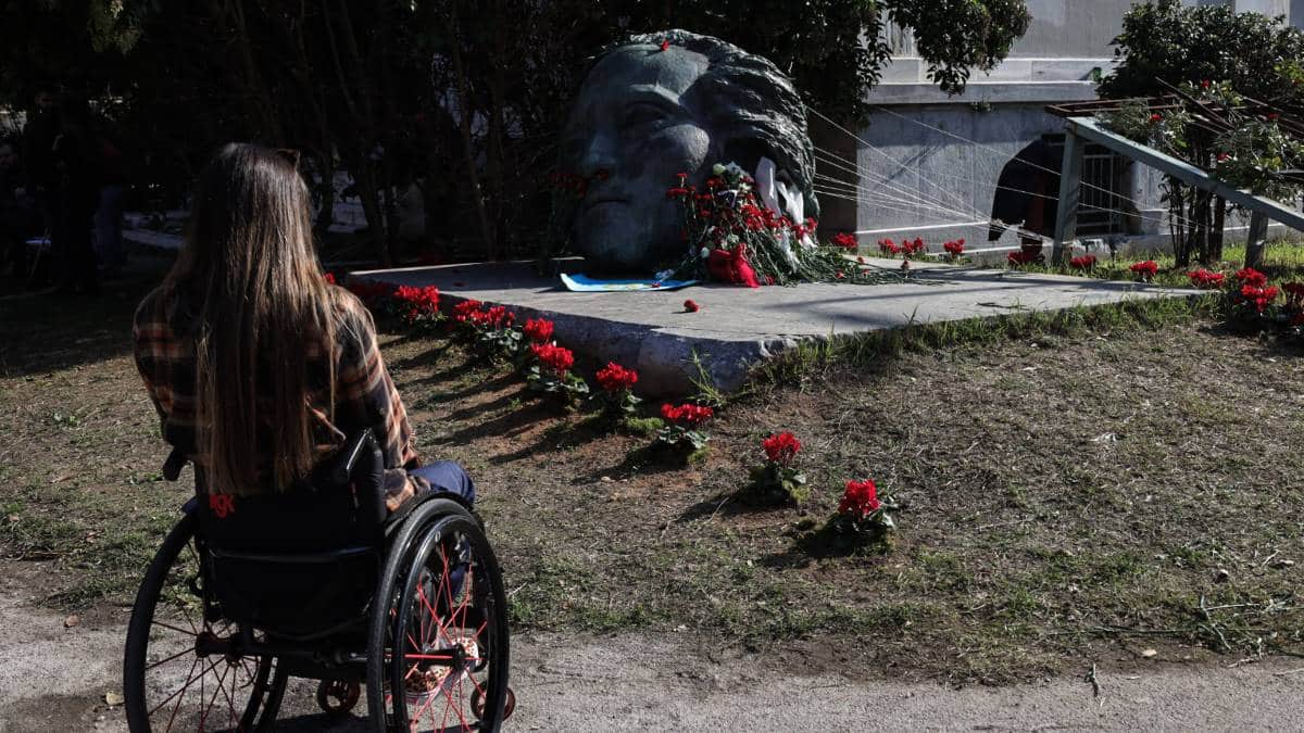 Πολυτεχνείο: Δρακόντεια μέτρα ασφαλείας για την επέτειο της ιστορικής εξέγερσης – Άνοιξαν οι πύλες για την εκδήλωση των 49 ετών