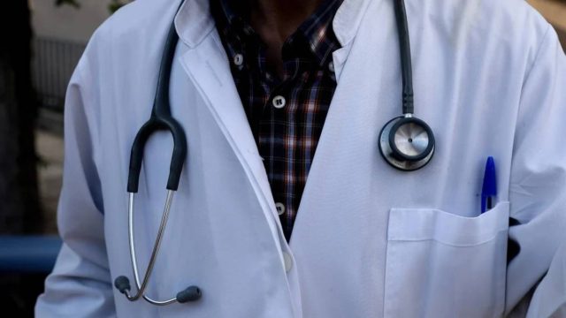 Προσωπικός γιατρός με συνεχιζόμενα «αγκάθια»: Έρχονται νέες αλλαγές λόγω έλλειψης ειδικών γιατρών – Στροφή 180 μοιρών Πλεύρη